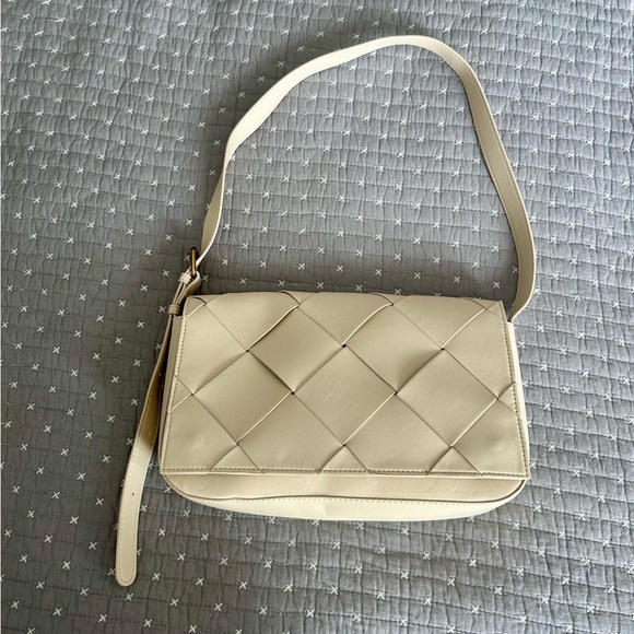 Rachel Zoe Handbags - Rachel Zoe Cream Quilted Shoulder Bag